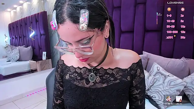 Snapshot of crystalstonee chatting on February 11, 2026, 10:53 pm crystalstonee online show from February 11, 2026, 10:53 pm