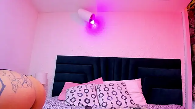 Dahliablack online show from March 14, 2026, 4:13 pm