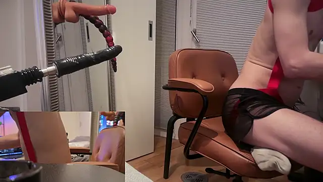 Snapshot of bulge_boy chatting on February 19, 2026, 5:37 am bulge boy online show from February 19, 2026, 5:37 am