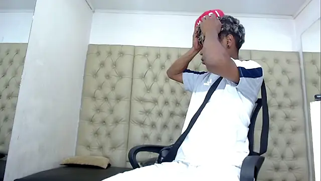 Snapshot of TonnyMarck chatting on March 11, 2026, 2:38 am TonnyMarck online show from March 11, 2026, 2:38 am