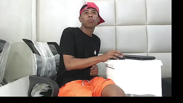 TonnyMarck online show from February 12, 2026, 3:17 am