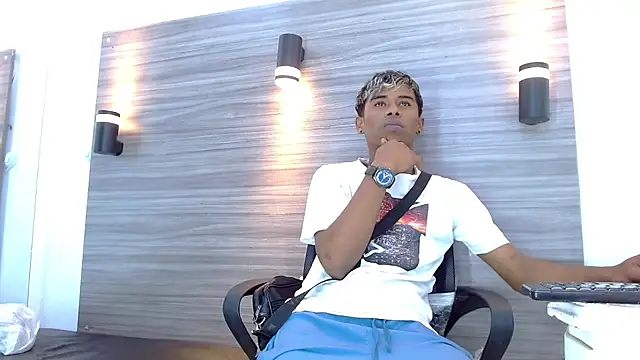 Snapshot of TonnyMarck chatting on March 28, 2026, 3:07 am TonnyMarck online show from March 28, 2026, 3:07 am