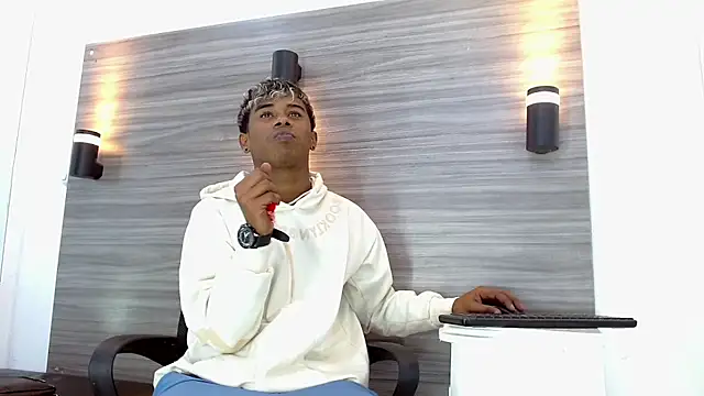 Snapshot of TonnyMarck chatting on March 26, 2026, 2:32 am TonnyMarck online show from March 26, 2026, 2:32 am