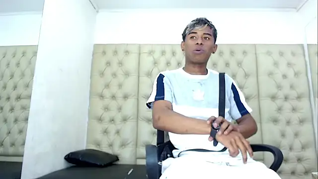 Snapshot of TonnyMarck chatting on March 19, 2026, 3:17 am TonnyMarck online show from March 19, 2026, 3:17 am