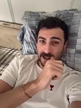 Snapshot of Aliiiix chatting on February 7, 2026, 11:51 am Aliiiix online show from February 7, 2026, 11:51 am