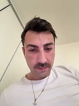 Snapshot of Aliiiix chatting on February 11, 2026, 1:33 pm Aliiiix online show from February 11, 2026, 1:33 pm