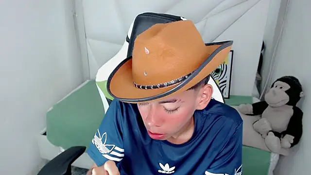 Liarr  online show from February 4, 2026, 8:48 pm