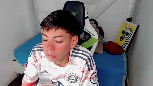 Liarr  online show from February 6, 2026, 8:05 pm