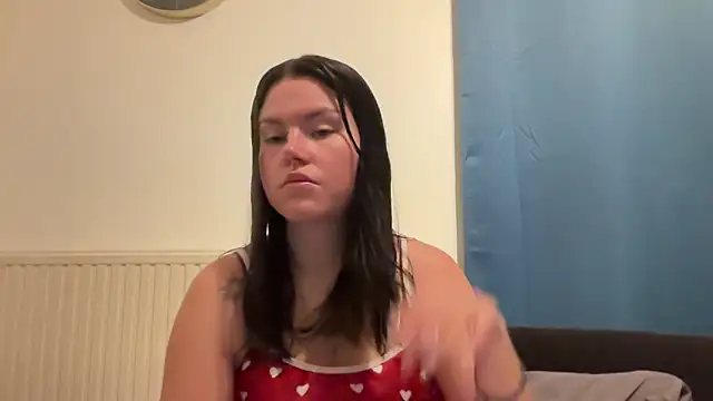 kiaraaaa75 online show from March 11, 2026, 8:36 pm