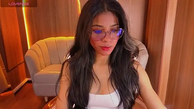 Alina b  online show from May 25, 2026, 7:56 pm