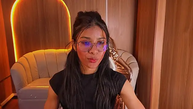 Alina b  online show from May 27, 2026, 1:57 am