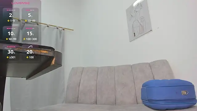 velvetluna  online show from May 17, 2026, 3:12 pm