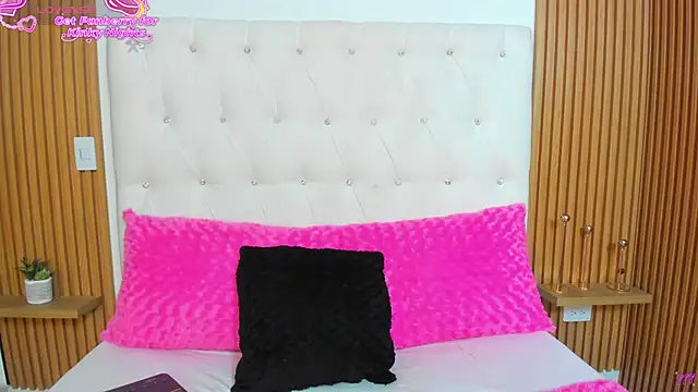 GreciaEvanss online show from June 9, 2026, 3:24 pm