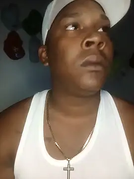 Snapshot of Leyder31 chatting on February 21, 2026, 10:23 pm Leyder31 online show from February 21, 2026, 10:23 pm