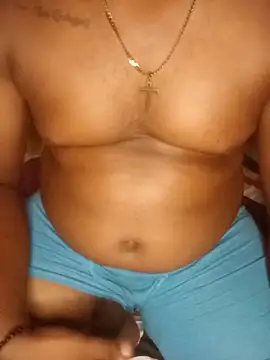 Snapshot of Leyder31 chatting on February 23, 2026, 4:03 am Leyder31 online show from February 23, 2026, 4:03 am