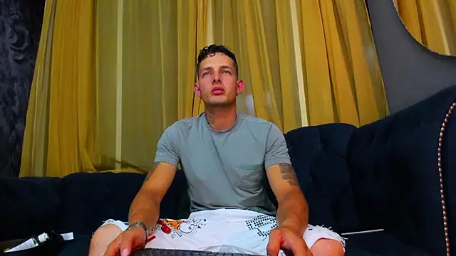 Snapshot of _angel_rivera chatting on February 7, 2026, 1:24 am angel rivera online show from February 7, 2026, 1:24 am