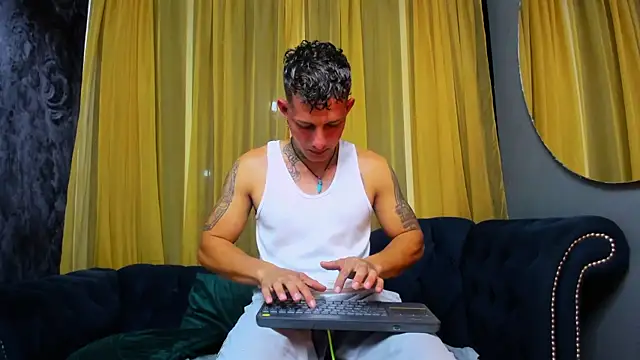 Snapshot of _angel_rivera chatting on February 24, 2026, 11:38 pm angel rivera online show from February 24, 2026, 11:38 pm