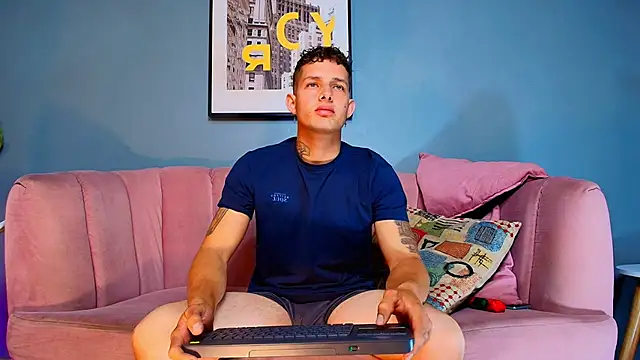 Snapshot of _angel_rivera chatting on February 26, 2026, 1:05 am angel rivera online show from February 26, 2026, 1:05 am