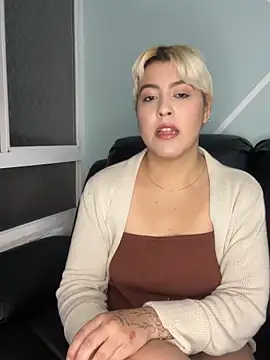 Snapshot of Dakota_Bailey chatting on February 14, 2026, 5:18 am Dakota Bailey online show from February 14, 2026, 5:18 am