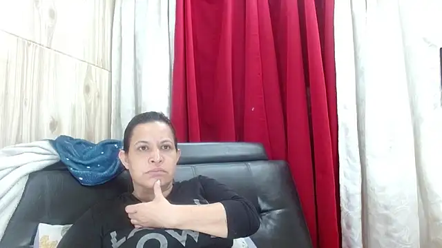 Snapshot of Camil4_milf_1 chatting on May 26, 2026, 2:04 pm Camil4 milf 1 online show from May 26, 2026, 2:04 pm