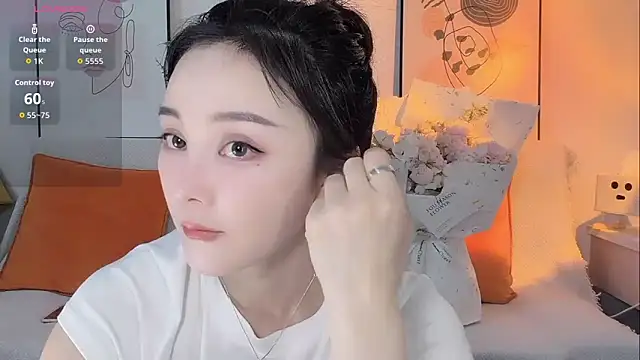 Lisa-295188 online show from April 14, 2026, 7:35 am