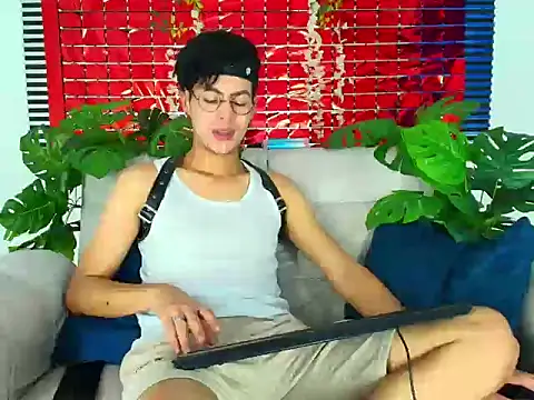 ThiiagoSaeenz online show from February 21, 2026, 2:08 pm