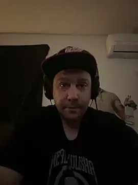 Snapshot of GabEthier chatting on April 7, 2026, 5:42 am GabEthier online show from April 7, 2026, 5:42 am