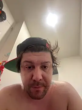 Snapshot of GabEthier chatting on April 9, 2026, 7:58 am GabEthier online show from April 9, 2026, 7:58 am