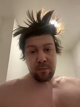 Snapshot of GabEthier chatting on April 16, 2026, 5:30 am GabEthier online show from April 16, 2026, 5:30 am