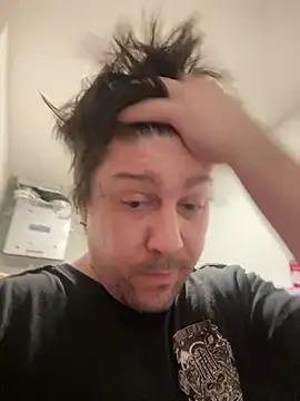 Snapshot of GabEthier chatting on April 9, 2026, 5:20 am GabEthier online show from April 9, 2026, 5:20 am