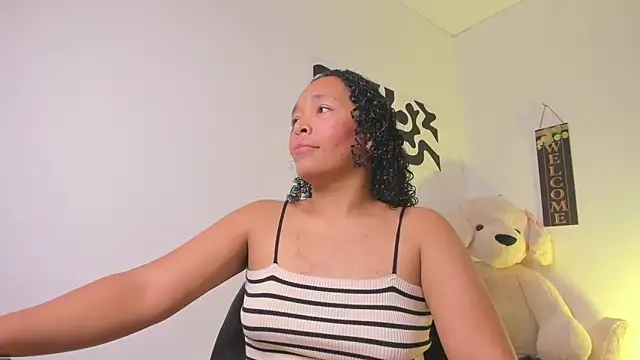 Nia13 online show from February 26, 2026, 1:05 am