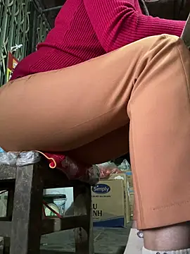 Snapshot of YANINA120 chatting on February 5, 2026, 10:22 am YANINA120 online show from February 5, 2026, 10:22 am