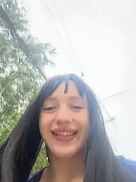 Snapshot of MiaTee chatting on May 8, 2026, 1:42 am MiaTee online show from May 8, 2026, 1:42 am