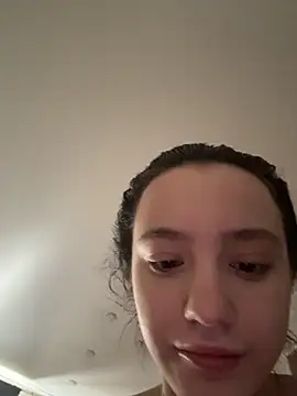 MiaTee online show from February 27, 2026, 3:18 am