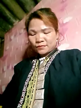 Snapshot of maymay-2000 chatting on February 17, 2026, 10:23 am maymay-2000 online show from February 17, 2026, 10:23 am