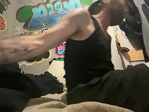 gothboiplzty online show from May 19, 2026, 7:15 am