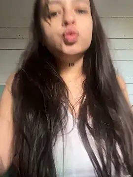 vainillasuave online show from April 13, 2026, 1:04 pm