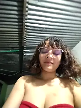 Melissa giratt online show from February 1, 2026, 2:43 am