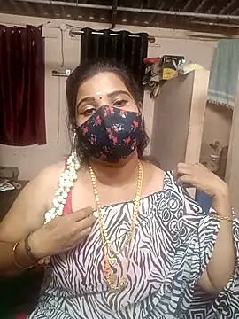 Snapshot of Madhusri_Tamil_Telugu chatting on April 18, 2026, 4:20 pm Madhusri Tamil Telugu online show from April 18, 2026, 4:20 pm