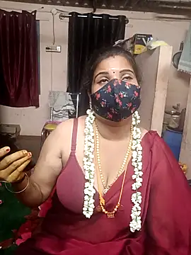 Snapshot of Madhusri_Tamil_Telugu chatting on April 17, 2026, 6:11 pm Madhusri Tamil Telugu online show from April 17, 2026, 6:11 pm
