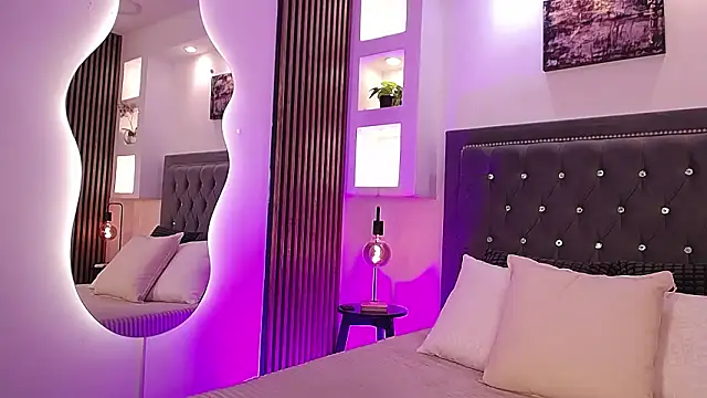 Snapshot of Fancy_Vixen chatting on February 18, 2026, 3:26 am Fancy Vixen online show from February 18, 2026, 3:26 am