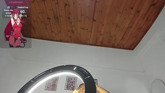 Snapshot of luna_velveth chatting on April 9, 2026, 10:32 am luna velveth online show from April 9, 2026, 10:32 am