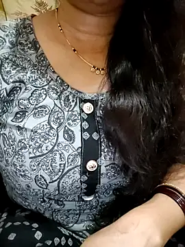 PARI51 online show from July 24, 2026, 8:05 pm