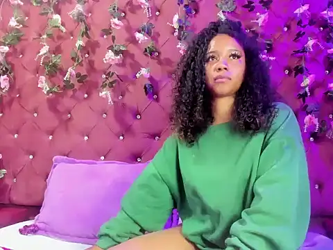 Lunaa Brunettee online show from February 5, 2026, 3:13 am