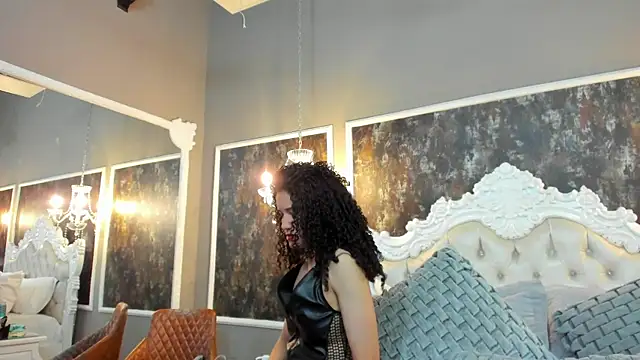 Snapshot of JuliethMilf chatting on April 19, 2026, 12:33 am JuliethMilf online show from April 19, 2026, 12:33 am