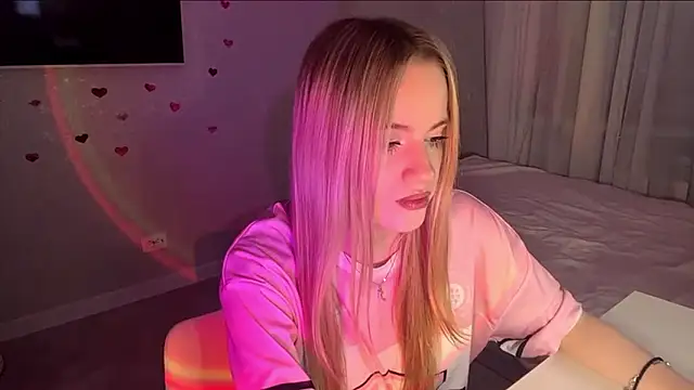 Between Eeys online show from February 25, 2026, 3:12 pm