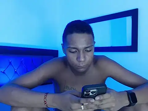 hotboyluxe online show from April 30, 2026, 1:23 am