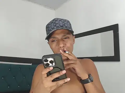 hotboyluxe online show from May 2, 2026, 3:12 am