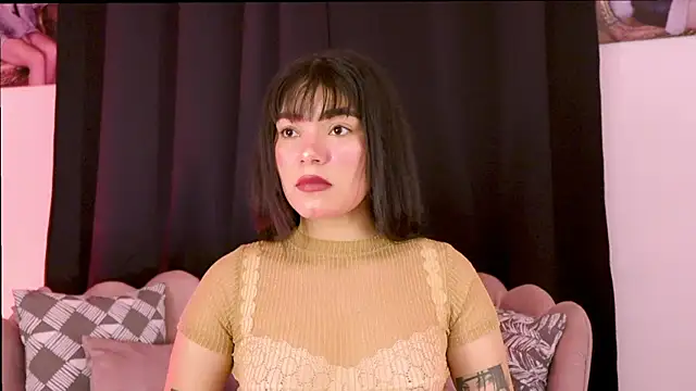 dakotacollins  online show from May 21, 2026, 1:36 am