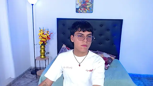 Snapshot of Maecum18 chatting on July 2, 2026, 8:37 pm Maecum18 online show from July 2, 2026, 8:37 pm